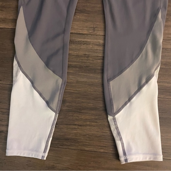 Athlete Gray to White Leggings Capri Length Size Small - Picture 11 of 11